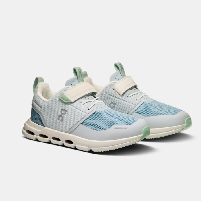 On Cloud Cloud Play Kids Runners- Arctic/ Ivory